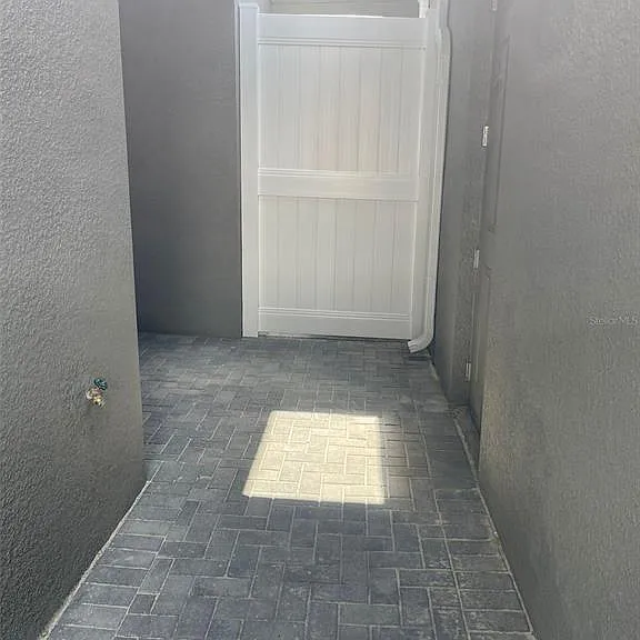 1260 Stockwell Ave — Photo 12