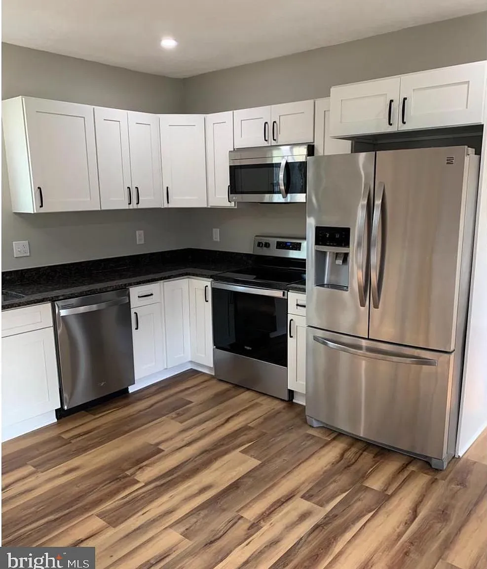 3 bed, 1664 sqft, $2,050 — Photo 3
