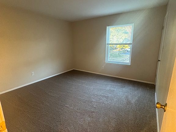 3rd image of 340 Cedarbrook Ct