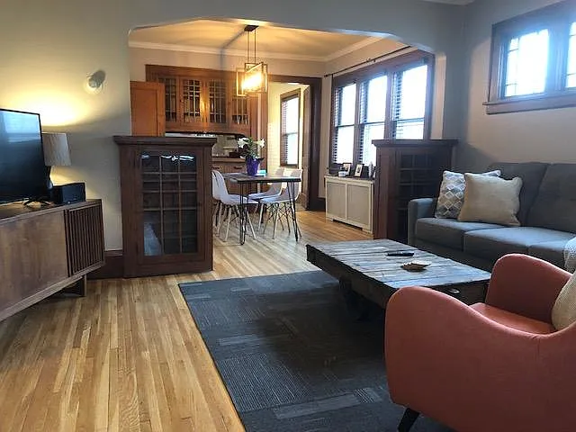 922 Smith Ave S — Photo 3