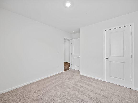 4th image of 7458 Julius Dr NE
