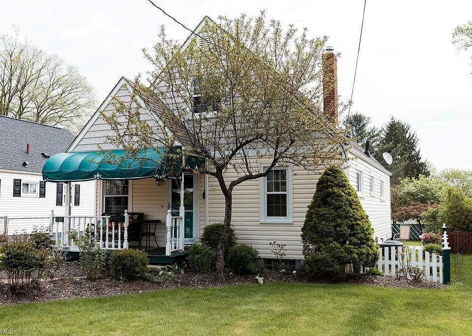 1st image of 419 Leeds St