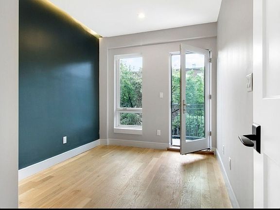 3rd image of 196 Clifton Pl #2B