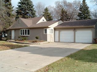 1046 Maycroft Rd, Lansing, MI 48917