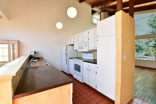 4th image of 530 Hemlock Ct