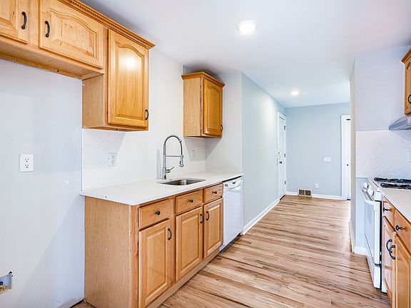 4th image of 234 Crystal St