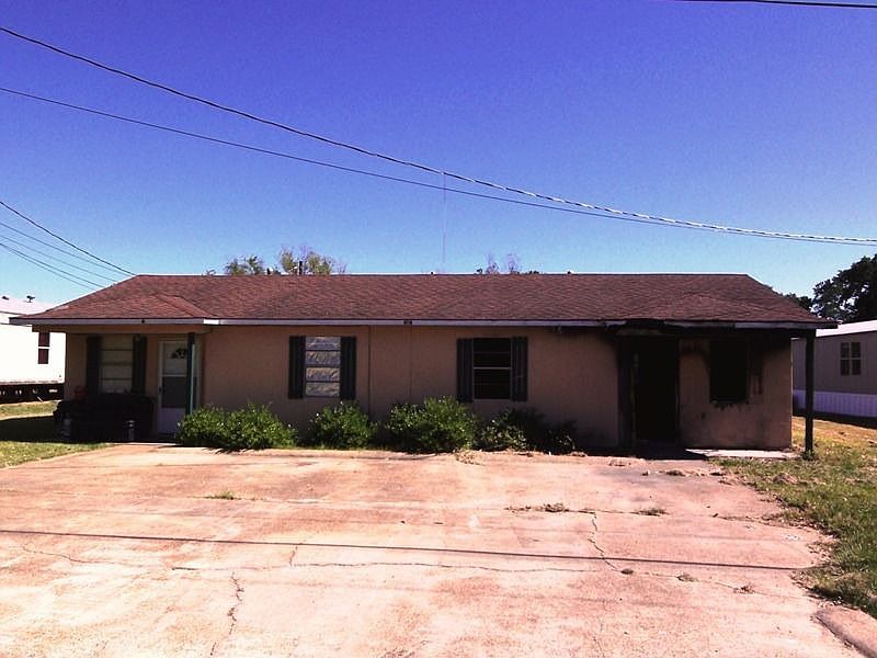 2nd image of 413 Hickory St