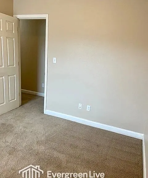 648 Carrier Dr — Photo 23