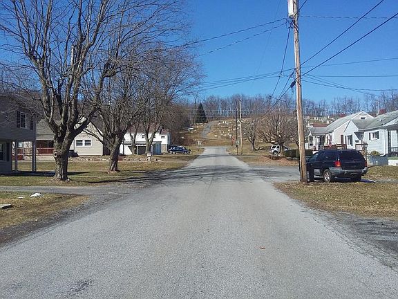 4th image of 106 Blanche St