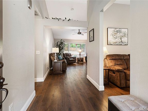 Through front entry, so much space to stretch out!
