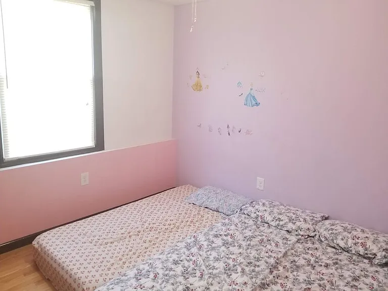 107 Oxford Ave #2 — Photo 6