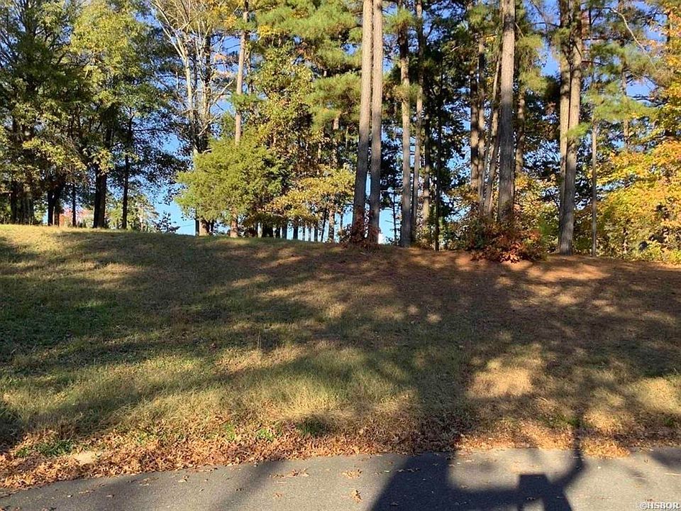 2nd image of Saint Charles Cir