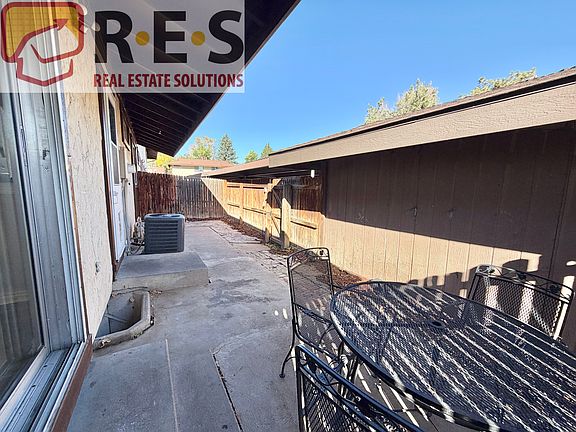 3rd image of 3739 S Granby Way
