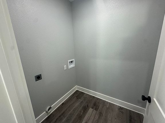 5th image of 105 Masters Way