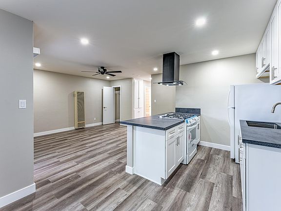 2nd image of 2777 Nimitz Blvd #25