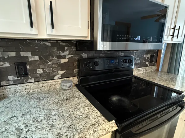 195 Huntress St #2, Manchester, NH 03102