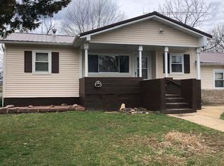 302 Rathburn St, De Soto, MO 63020