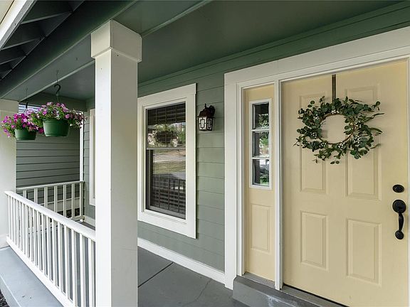 4th image of 405 Forsheer Dr