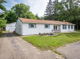 112 Longspur Ln, Commerce Township, MI 48382