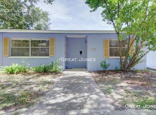 1402 Oak St NE, St Petersburg, FL 33704