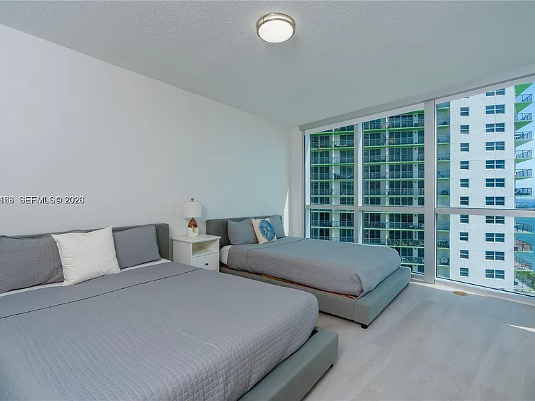 1750 N Bayshore Dr #2401 — Photo 14