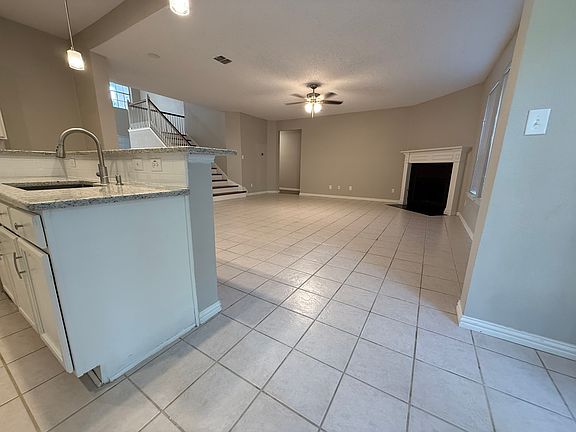 5th image of 11 Watergrove Ct