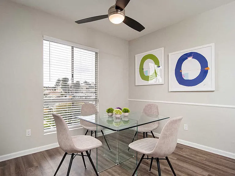 Los Robles Apartments — Photo 41