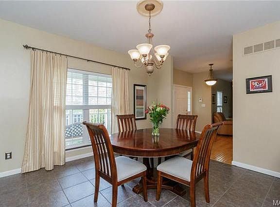 4th image of 2921 Saint Vincent Ave #2923