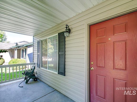 3rd image of 68 N Sagehen Way