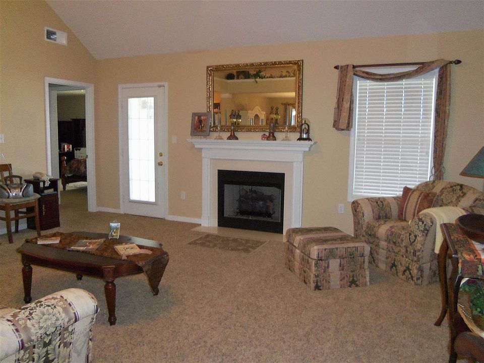 1st image of 2324 W Park Dr