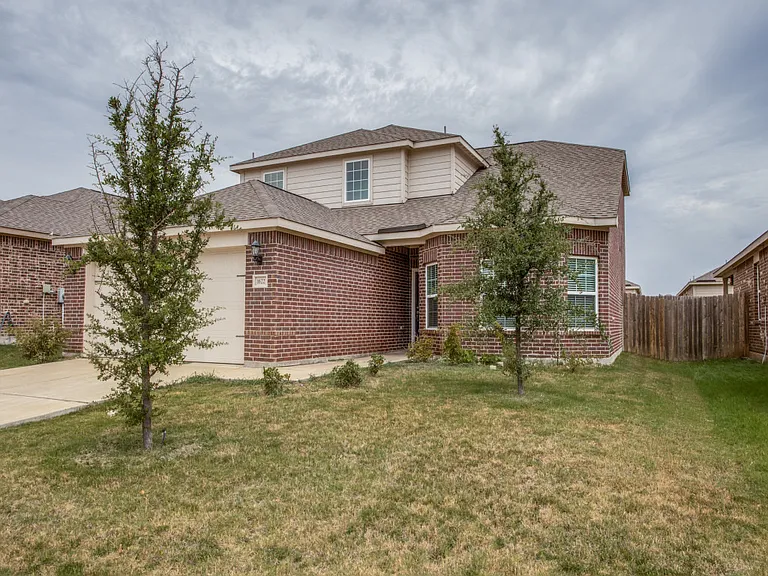 1622 White Mountain Way — Photo 2