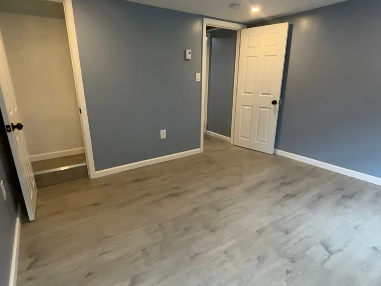 137 W Water St — Photo 9