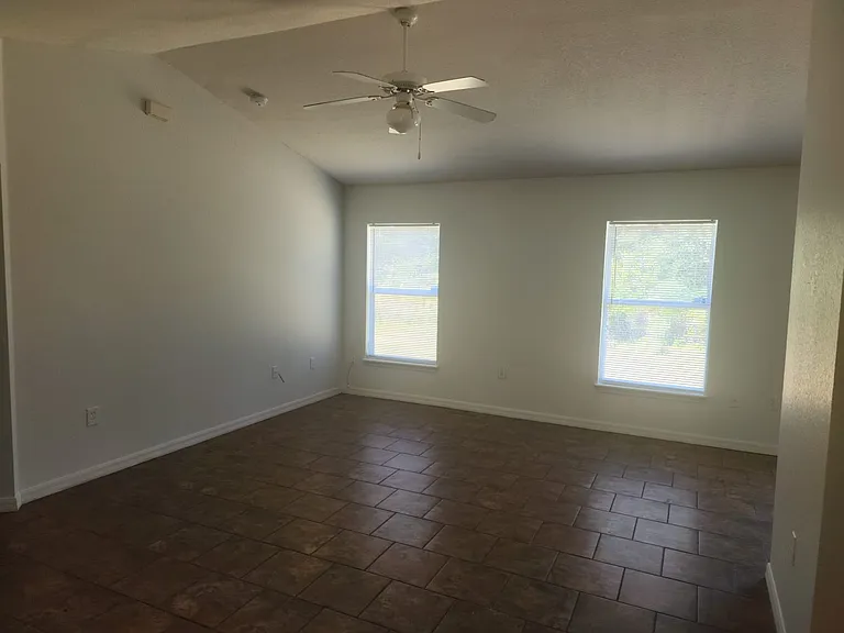 754 Pelican Ct — Photo 9