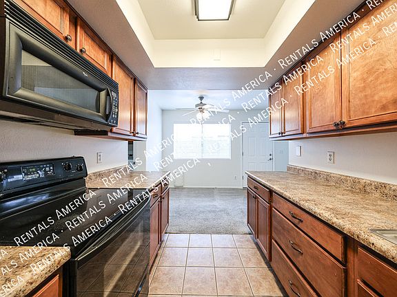 4th image of 8548 E Belleview St