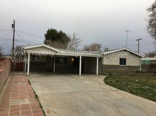 521 E Newgrove St, Lancaster, CA 93535
