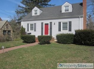 12 Drury Ln, Great Neck, NY 11023