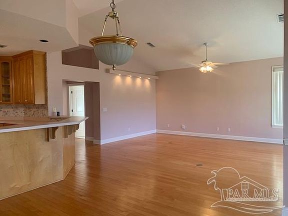 3rd image of 5623 Fox Trail Dr