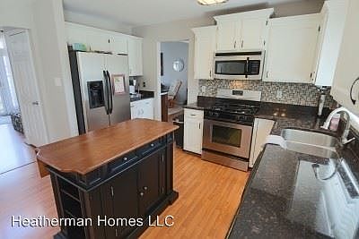 2nd image of 13 Wren Way Ct