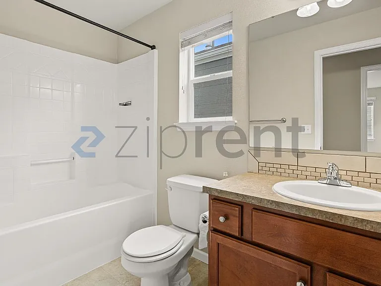 7625 Kodiak Ave NE — Photo 20