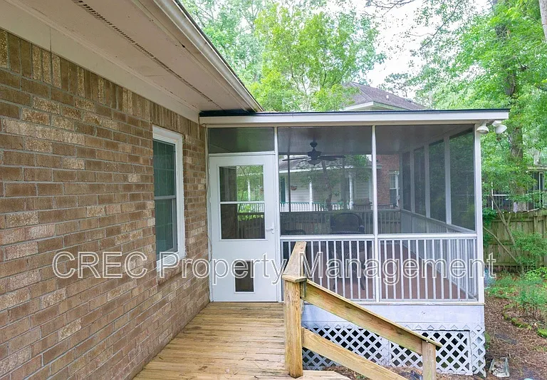 114 Queensbury Cir — Photo 36