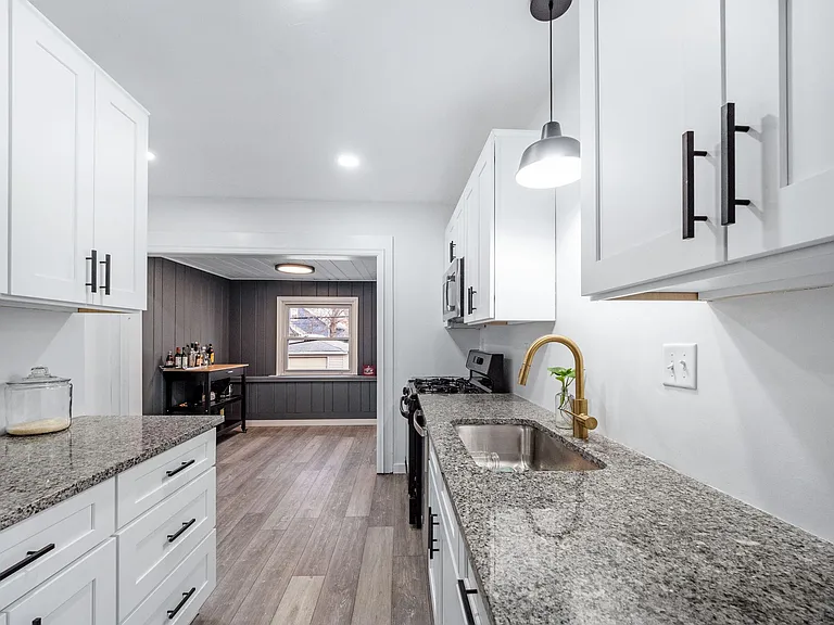 429 S Kenwood Ave — Photo 13