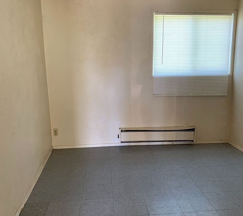2nd image of 2334 Oak Ave