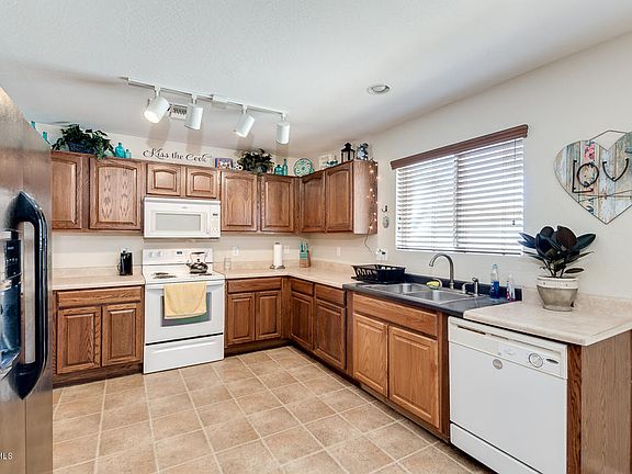 5th image of 1435 E Stirrup Ln