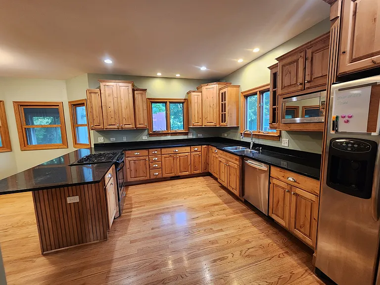 39103 N Cedar Crest Dr — Photo 2