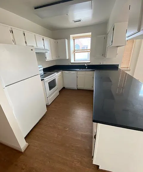 1251 Banks Aly NW #6 — Photo 1