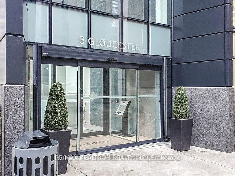 3 Gloucester St #1009 — Photo 4