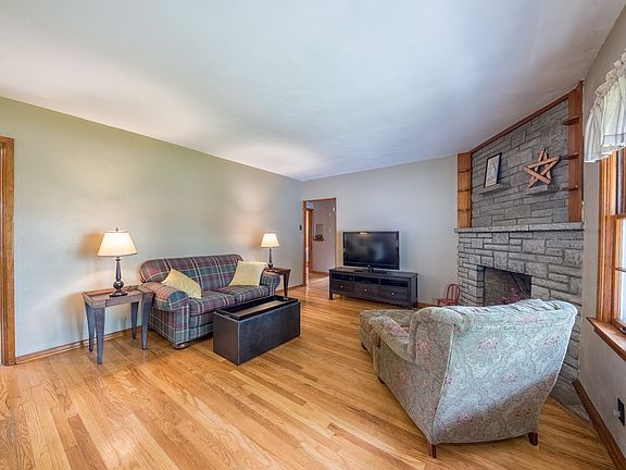 2nd image of 4430 Schmittwoods Ct
