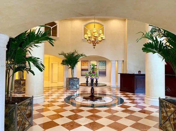 20000 Country Club Dr APT 405, Aventura, FL 33180