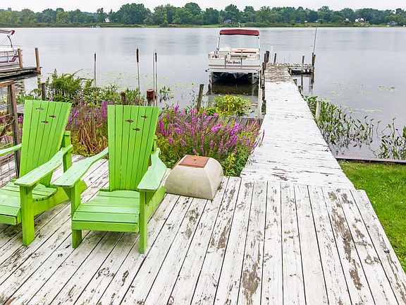 4th image of 2020 Lakeview Dr