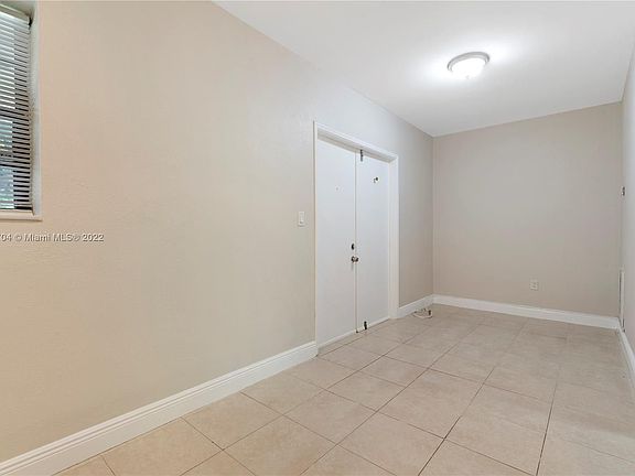 4th image of 214 Salamanca Ave APT 3